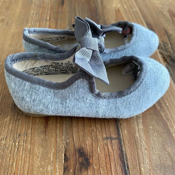 Old Navy Gray Fabric Ballet Slip On Bow Top Shoe Toddler Size 5 - Picture 4 of 11